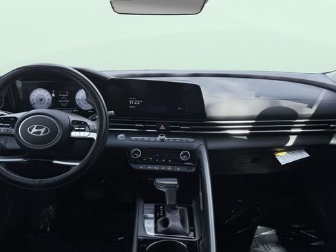 Used 2025 Hyundai Elantra SEL FWD image 46