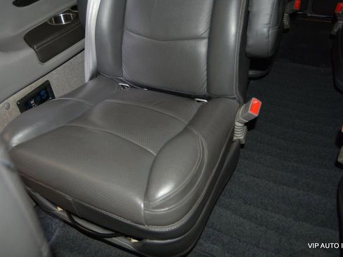 Used 2020 GMC Savana 2500 Extended w/ Enhanced Convenience Package image 37