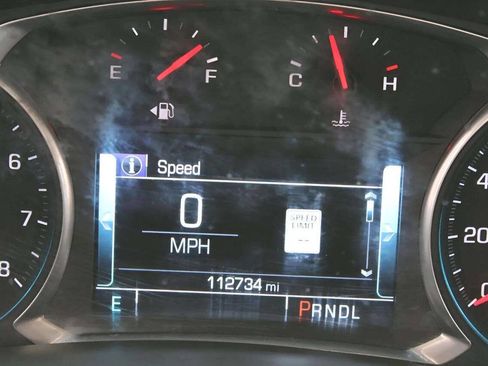 Used 2018 Chevrolet Equinox Premier image 17