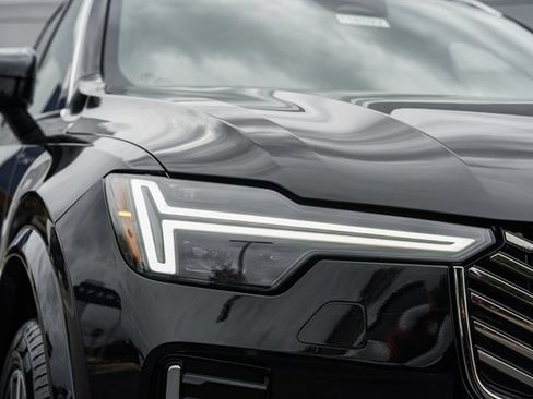 New 2026 Volvo XC90 B6 Plus image 12