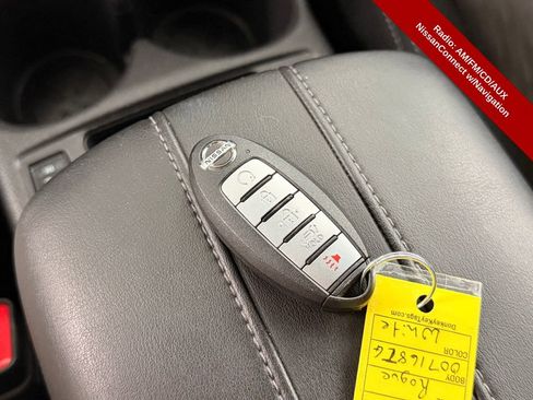 Used 2020 Nissan Rogue SV w/ Premium Package image 29