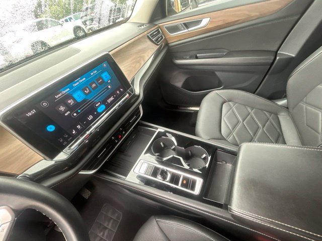 Used 2025 Volkswagen Atlas SE FWD image 28