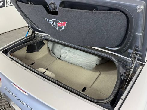 Used 2004 Chevrolet Corvette Convertible w/ Preferred Equipment Group RWD image 12