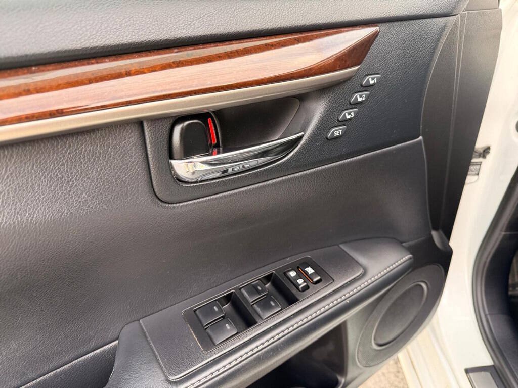 Used 2014 Lexus ES 350 w/ Ultra Luxury Package FWD image 27
