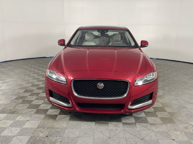 Used 2016 Jaguar XF Premium RWD image 28