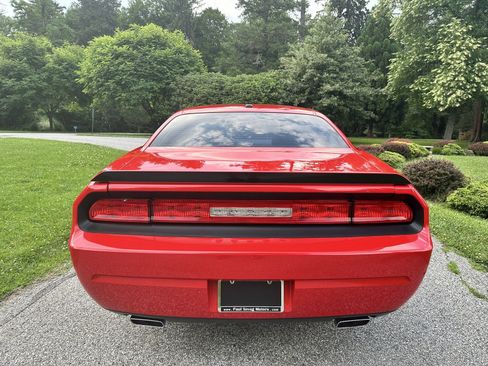 Used 2014 Dodge Challenger R/T w/ Electronics Convenience Group RWD image 9