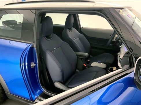 Certified 2025 MINI Cooper S image 6