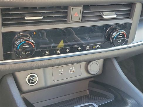 Certified 2023 Nissan Rogue SV image 24