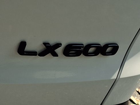 New 2026 Lexus LX 600 4WD w/ Luxury Package image 15