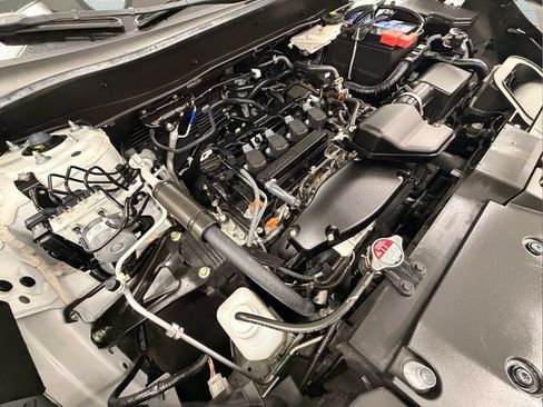 Certified 2025 Honda CR-V LX image 10