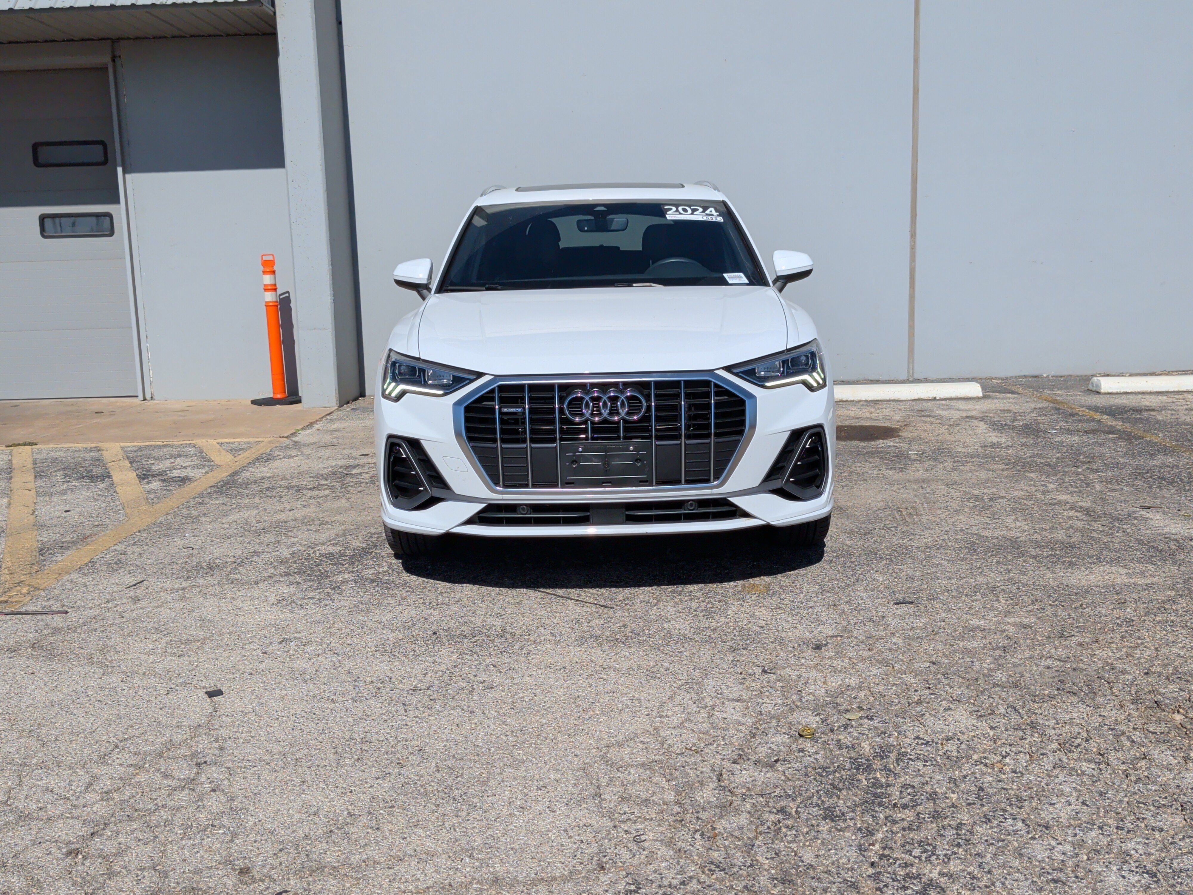 Used 2024 Audi Q3 2.0T Premium w/ Convenience Package AWD/4WD image 3