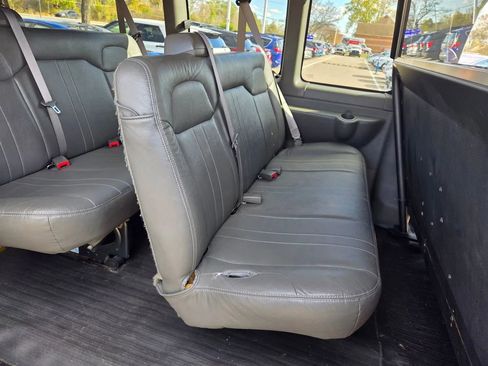 Used 2011 Chevrolet Express 3500 LS image 28