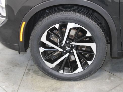 Used 2024 Mitsubishi Outlander SEL image 18
