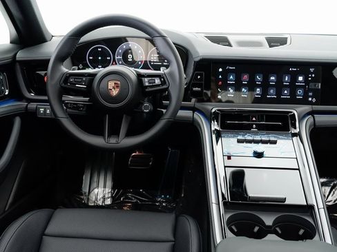 New 2025 Porsche Panamera 4 image 17