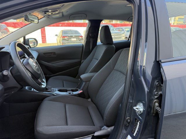 Used 2025 Toyota Corolla LE FWD image 25
