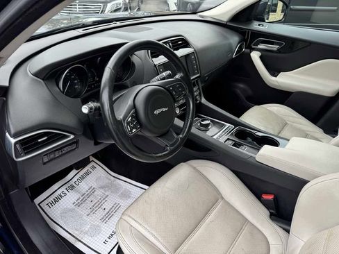 Used 2017 Jaguar F-PACE Prestige image 10