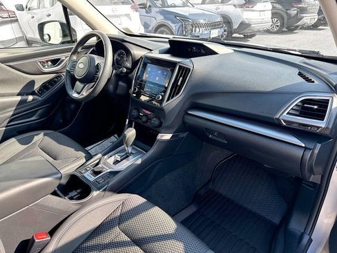 Used 2024 Subaru Forester Premium AWD/4WD image 25
