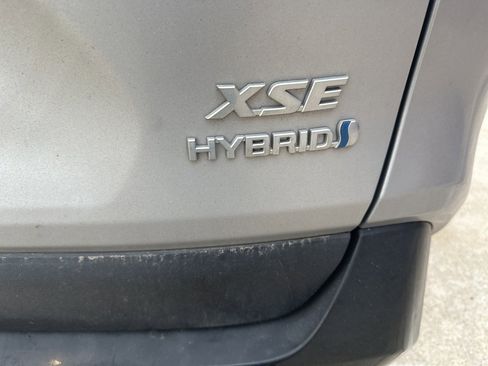 Used 2019 Toyota RAV4 XSE image 3