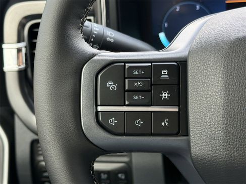 New 2026 Ford F250 Lariat w/ FX4 Off-Road Package image 40