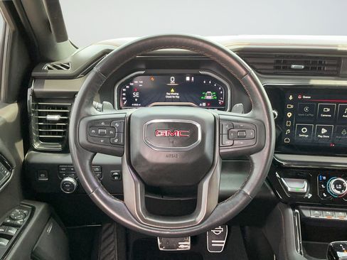 Used 2022 GMC Sierra 1500 AT4 w/ AT4 Premium Package AWD/4WD image 9