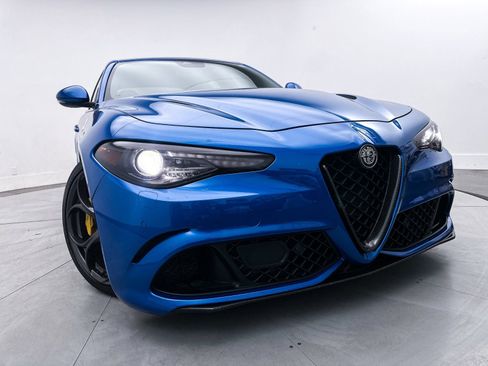 Used 2018 Alfa Romeo Giulia Quadrifoglio w/ Driver Assist Dynamic Package image 4