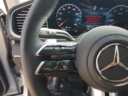 New 2026 Mercedes-Benz GLS 450 4MATIC image 38