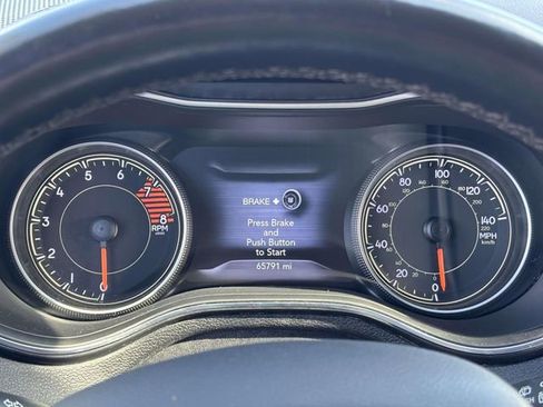 Used 2021 Jeep Cherokee Limited w/ Mopar Interior Package AWD/4WD image 20