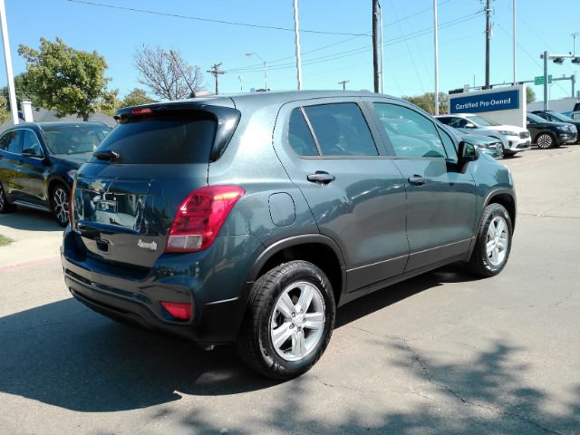 Used 2022 Chevrolet Trax LS w/ Tint and Cruise Package AWD/4WD image 6