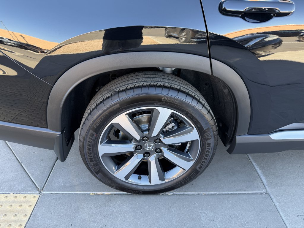 Used 2025 Honda Pilot Touring image 15