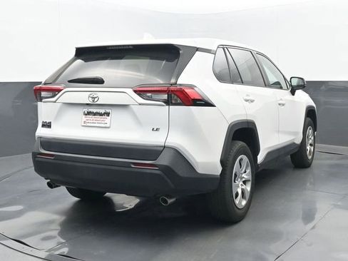 Used 2022 Toyota RAV4 LE image 6