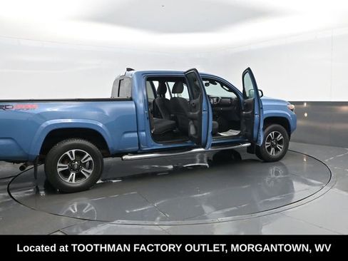 Used 2019 Toyota Tacoma TRD Sport AWD/4WD image 26