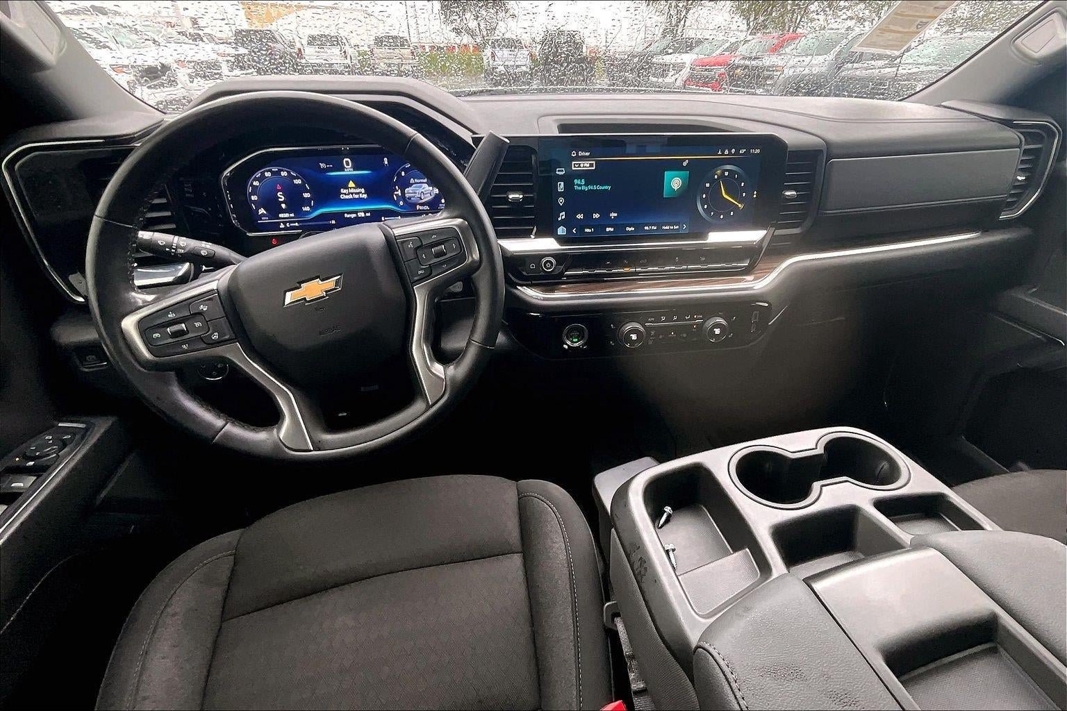 Used 2024 Chevrolet Silverado 1500 LT AWD/4WD image 16
