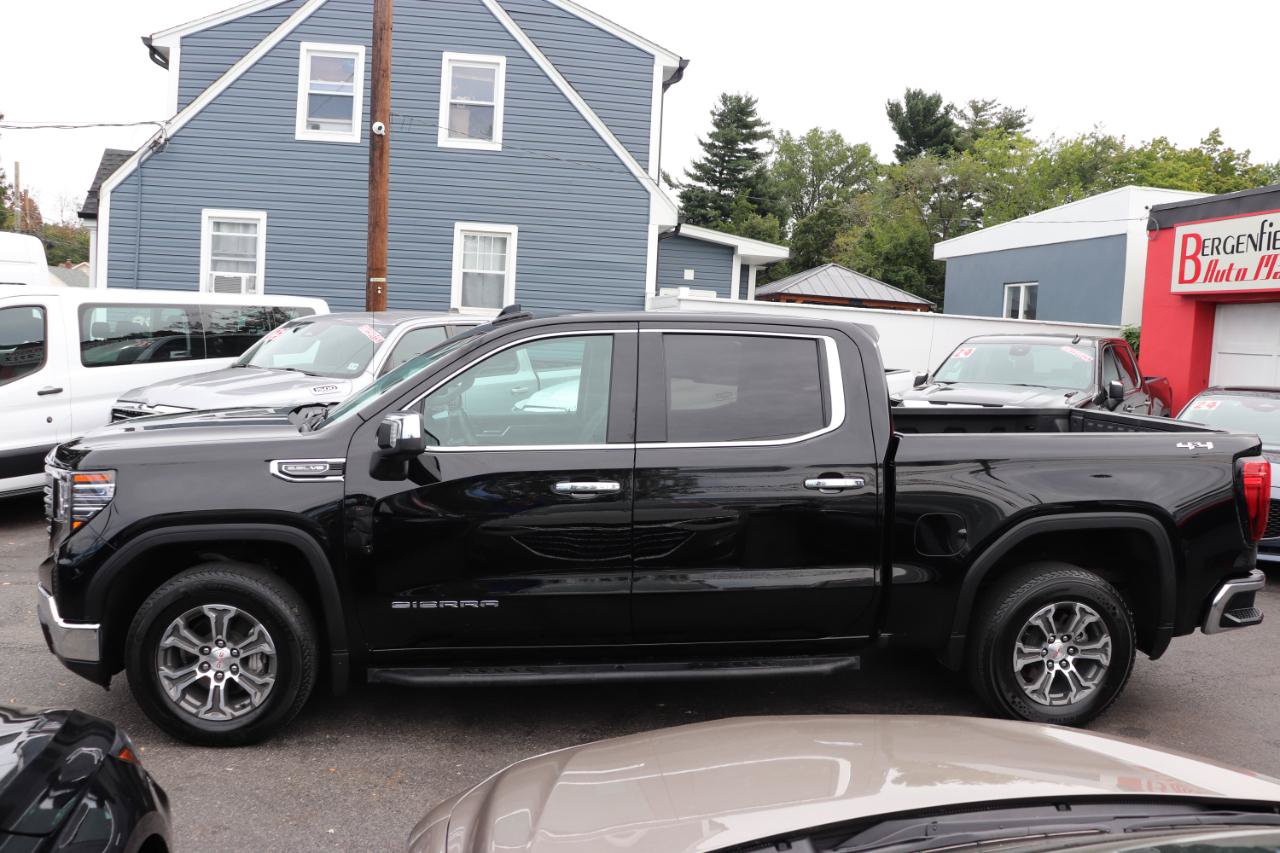 Used 2025 GMC Sierra 1500 SLT AWD/4WD image 2