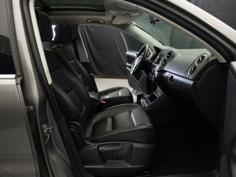 Used 2011 Volkswagen Tiguan SEL AWD/4WD image 21