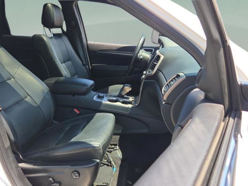 Used 2016 Jeep Grand Cherokee Limited image 17