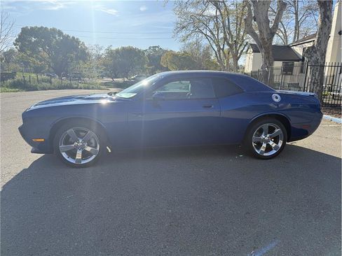 Used 2010 Dodge Challenger R/T w/ Sound Group RWD image 4