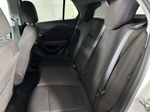 Used 2022 Chevrolet Trax LS w/ Tint and Cruise Package image 23