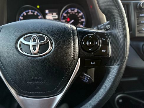 Used 2018 Toyota RAV4 LE w/ All Weather Liner Package image 29