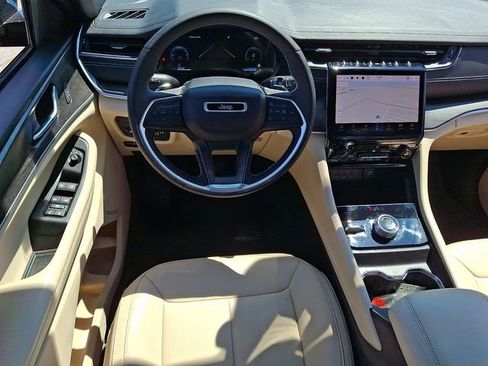 Certified 2024 Jeep Grand Cherokee L Limited AWD/4WD image 12