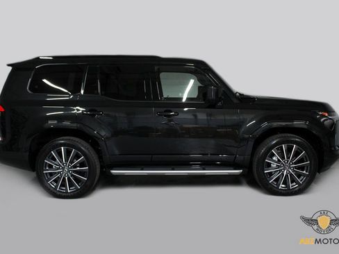 Used 2025 Lexus GX 550 image 4