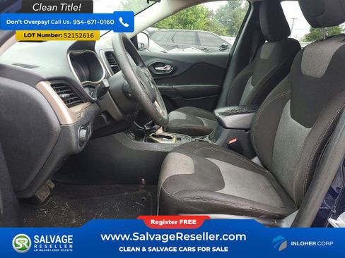 Used 2016 Jeep Cherokee Sport FWD image 9
