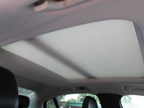 Used 2021 Volvo S60 T5 Momentum image 30