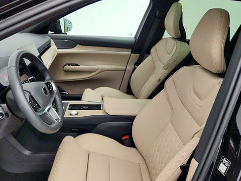 Used 2025 Volvo EX90 Plus AWD/4WD image 13