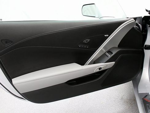 Used 2019 Chevrolet Corvette Stingray w/ 2LT Preferred Equipment Group image 23