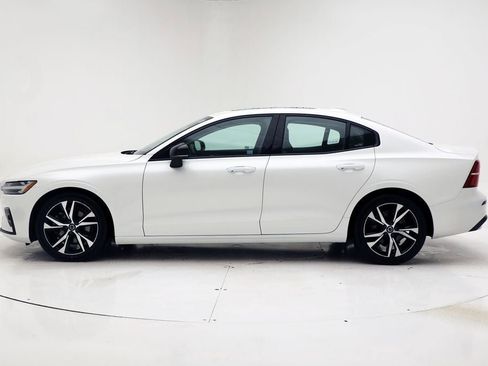 Used 2024 Volvo S60 B5 Core image 5