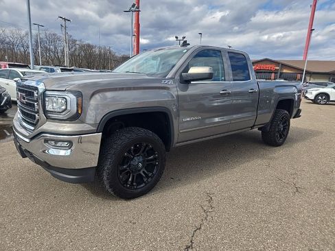 Used 2017 GMC Sierra 1500 SLE w/ SLE Value Package image 3