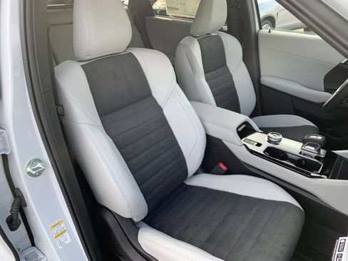 New 2025 Mitsubishi Outlander SE image 22