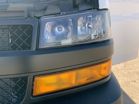 New 2026 Chevrolet Express 2500 w/ Driver Convenience Package RWD image 30