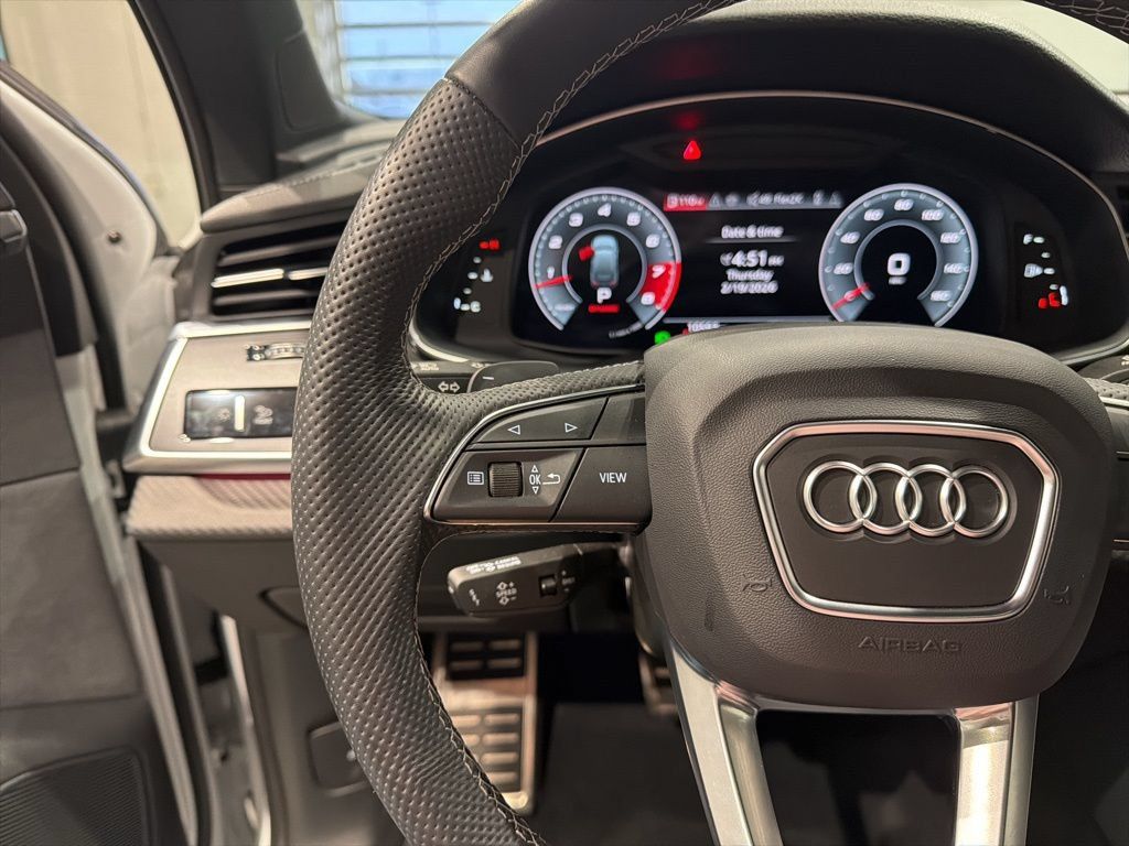 Used 2025 Audi SQ7 Prestige AWD/4WD image 25