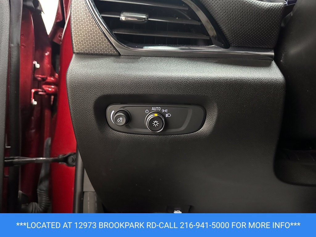 Used 2022 Chevrolet Traverse Premier w/ LPO, Floor Liner Package AWD/4WD image 11